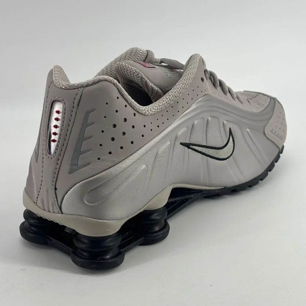 Nike Shox R4 Mens 10 College Grey Black IH0265-009 Y2K Retro Running Sneakers